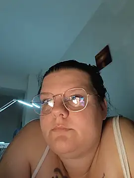 Snapshot of BadMommyyyyy chatting on May 22, 2026, 11:27 am BadMommyyyyy online show from May 22, 2026, 11:27 am