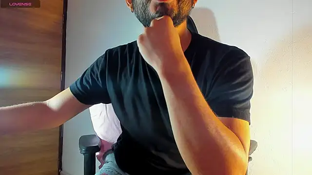 Snapshot of Kael_cassian chatting on June 10, 2026, 2:27 pm Kael cassian online show from June 10, 2026, 2:27 pm