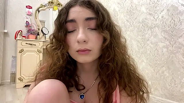 Snapshot of Rosie_Sweety chatting on June 5, 2026, 7:30 pm Rosie Sweety online show from June 5, 2026, 7:30 pm