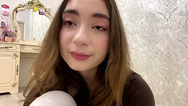 Snapshot of Rosie_Sweety chatting on June 7, 2026, 8:23 pm Rosie Sweety online show from June 7, 2026, 8:23 pm
