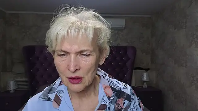 Snapshot of Nia_Natur chatting on May 19, 2026, 5:14 am Nia Natur online show from May 19, 2026, 5:14 am