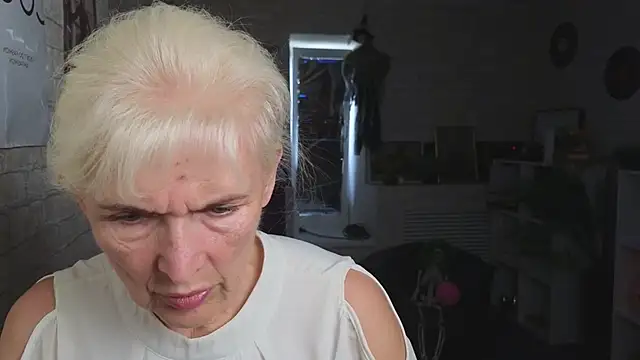 Snapshot of Nia_Natur chatting on June 4, 2026, 9:59 am Nia Natur online show from June 4, 2026, 9:59 am