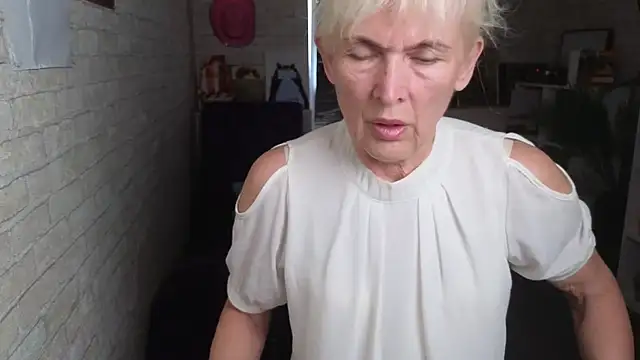 Snapshot of Nia_Natur chatting on June 5, 2026, 9:59 am Nia Natur online show from June 5, 2026, 9:59 am
