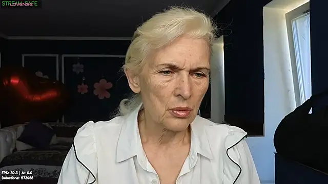 Snapshot of Nia_Natur chatting on June 18, 2026, 6:02 am Nia Natur online show from June 18, 2026, 6:02 am