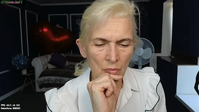 Snapshot of Nia_Natur chatting on June 18, 2026, 9:14 am Nia Natur online show from June 18, 2026, 9:14 am
