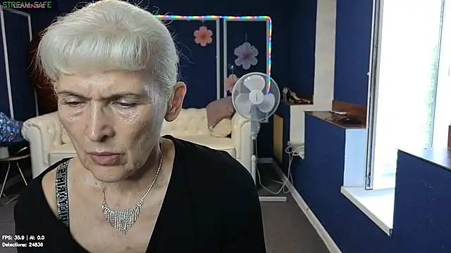 Snapshot of Nia_Natur chatting on July 3, 2026, 6:09 am Nia Natur online show from July 3, 2026, 6:09 am