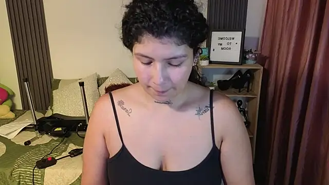 Snapshot of LadyVelvett chatting on May 14, 2026, 10:44 am LadyVelvett online show from May 14, 2026, 10:44 am