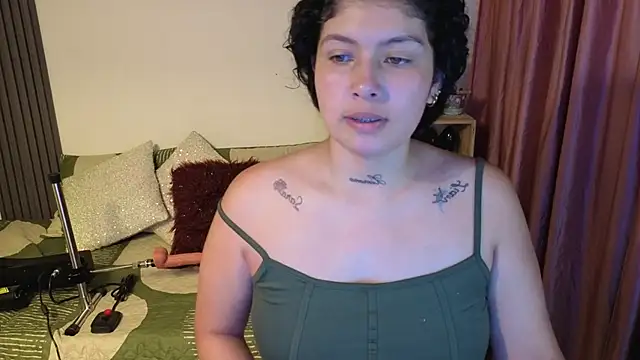 Snapshot of LadyVelvett chatting on May 16, 2026, 2:27 pm LadyVelvett online show from May 16, 2026, 2:27 pm