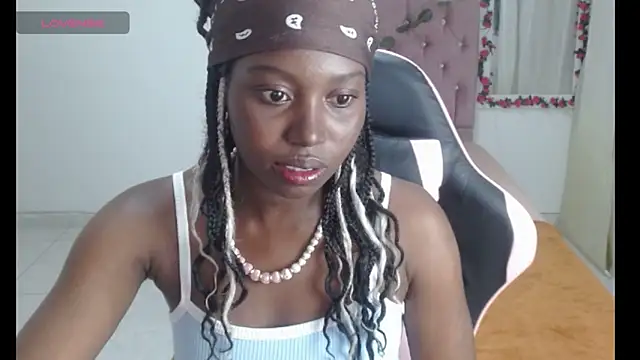 Snapshot of luna_bella160920 chatting on May 11, 2026, 7:33 pm luna bella160920 online show from May 11, 2026, 7:33 pm