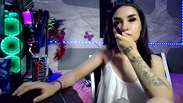 Snapshot of BunnyBliss2 chatting on June 20, 2026, 9:39 pm BunnyBliss2 online show from June 20, 2026, 9:39 pm