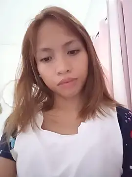 Snapshot of sweetpinayxxx chatting on June 1, 2026, 6:15 am sweetpinayxxx online show from June 1, 2026, 6:15 am
