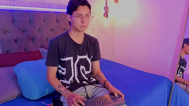Snapshot of tian_sex chatting on May 22, 2026, 3:57 am tian sex online show from May 22, 2026, 3:57 am