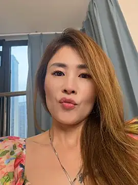 Snapshot of okgirl_23 chatting on June 15, 2026, 10:06 am okgirl 23 online show from June 15, 2026, 10:06 am