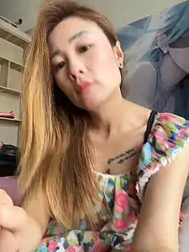 Snapshot of okgirl_23 chatting on July 29, 2026, 2:10 am okgirl 23 online show from July 29, 2026, 2:10 am
