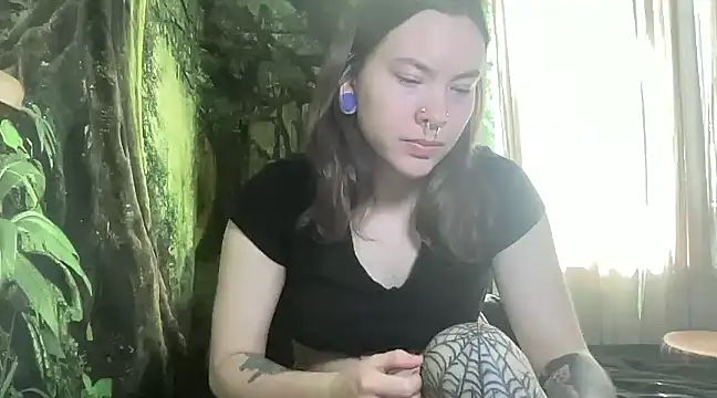 mo0ngoddess online show from February 15, 2025, 10:42 pm