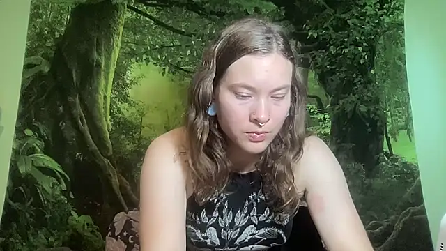 mo0ngoddess online show from June 6, 2026, 2:38 am