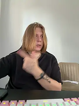 Snapshot of Hirtay chatting on June 14, 2026, 8:27 am Hirtay online show from June 14, 2026, 8:27 am
