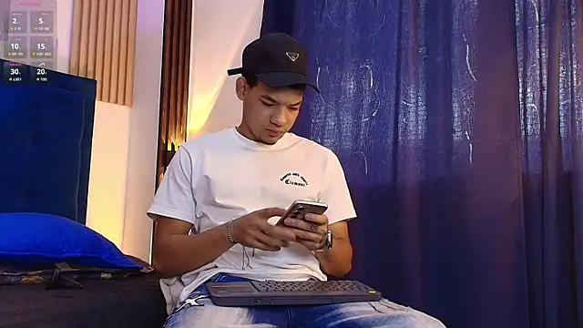 Snapshot of bick_jhonn chatting on June 8, 2026, 7:36 pm bick jhonn online show from June 8, 2026, 7:36 pm