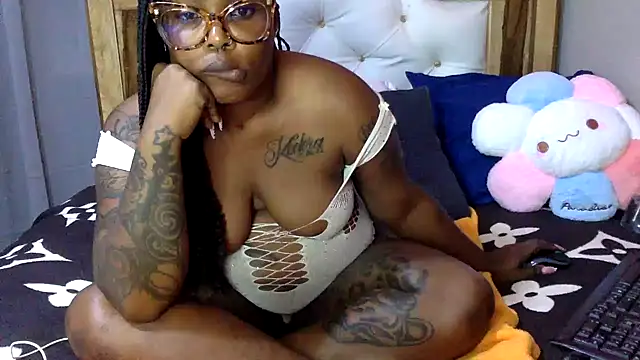 creamyamber online show from February 6, 2026, 2:05 am