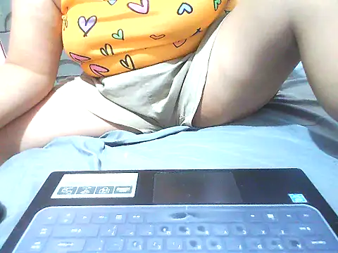 Snapshot of xsweetlover69x chatting on June 17, 2026, 6:16 am xsweetlover69x online show from June 17, 2026, 6:16 am