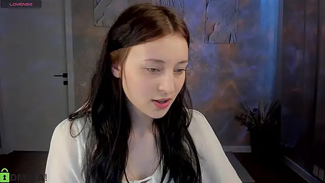 Snapshot of Tracey_Gill chatting on June 7, 2026, 9:24 am Tracey Gill online show from June 7, 2026, 9:24 am