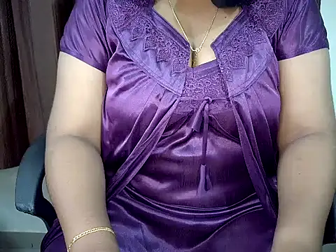 Snapshot of MALLU_WAVEZZZ chatting on May 18, 2026, 6:25 pm MALLU WAVEZZZ online show from May 18, 2026, 6:25 pm