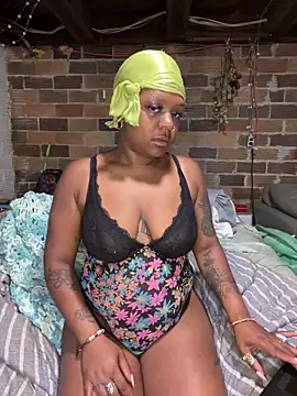angelbby  online show from June 17, 2026, 2:40 pm