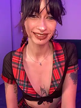Snapshot of Lilith_dark_off chatting on June 18, 2026, 1:37 pm Lilith dark off online show from June 18, 2026, 1:37 pm