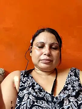 Ruhilove1 online show from May 18, 2026, 5:35 am