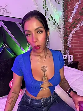 Snapshot of FiorellaBossh_ chatting on June 2, 2026, 12:56 am FiorellaBossh online show from June 2, 2026, 12:56 am