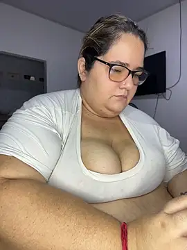 marianacooper1234 online show from June 12, 2026, 3:55 pm
