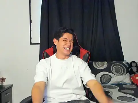 Snapshot of Erick_Wallace chatting on June 26, 2026, 5:06 pm Erick Wallace online show from June 26, 2026, 5:06 pm