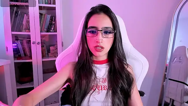 Snapshot of AgathaBlair chatting on May 25, 2026, 6:58 pm AgathaBlair online show from May 25, 2026, 6:58 pm