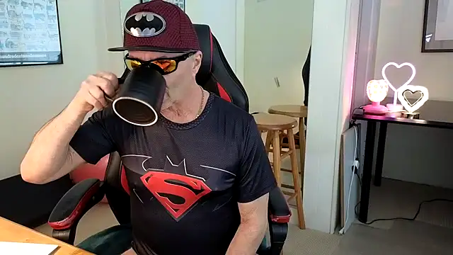 hotdadbod online show from February 2, 2025, 9:23 pm