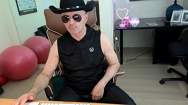 hotdadbod online show from May 9, 2026, 8:47 pm