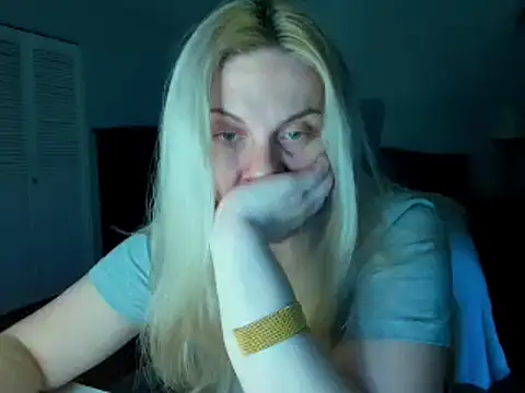 Snapshot of Laviora chatting on May 13, 2026, 3:48 am Laviora online show from May 13, 2026, 3:48 am
