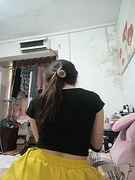rosex-Z online show from May 15, 2026, 6:20 am