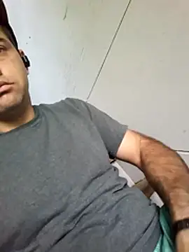 Snapshot of Johnathanleenol chatting on July 29, 2026, 8:29 pm Johnathanleenol online show from July 29, 2026, 8:29 pm
