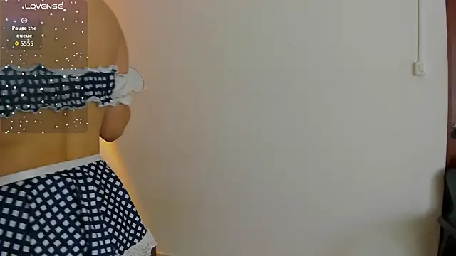 BABY WARDWELL online show from June 12, 2026, 4:11 am