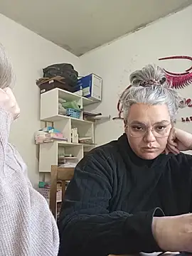 Lulitahot online show from May 19, 2026, 3:40 pm