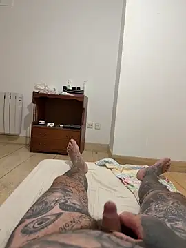 albertogg12 online show from June 5, 2026, 6:57 pm