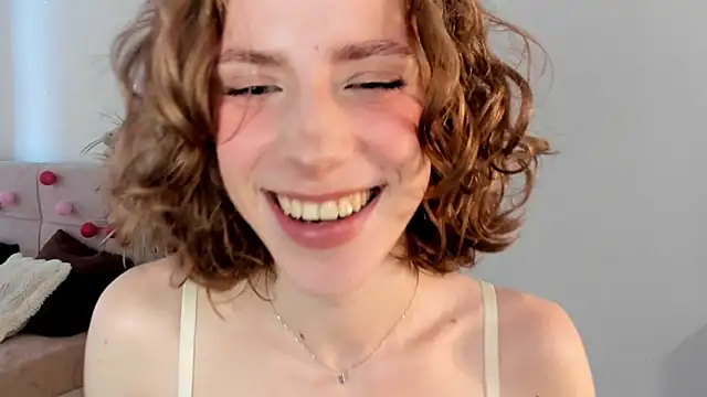 Snapshot of imogensy chatting on June 11, 2026, 2:15 pm imogensy online show from June 11, 2026, 2:15 pm