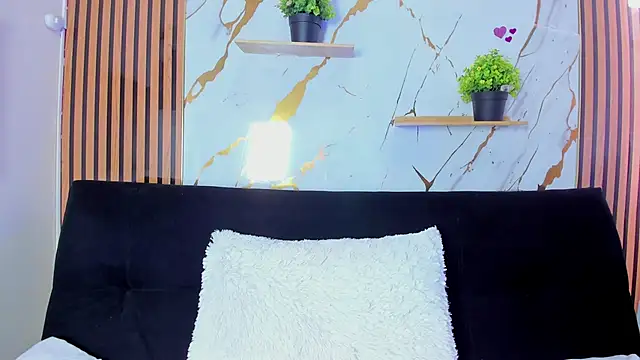 Snapshot of candy_queens_ chatting on June 10, 2026, 8:52 pm candy queens online show from June 10, 2026, 8:52 pm