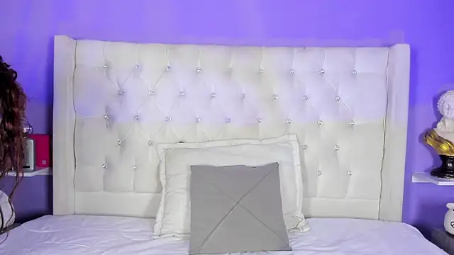 Snapshot of candy_queens_ chatting on July 2, 2026, 8:37 pm candy queens online show from July 2, 2026, 8:37 pm
