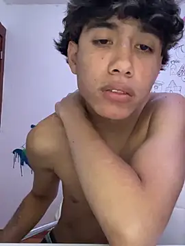 Santiiiii 699 online show from May 12, 2026, 11:13 pm