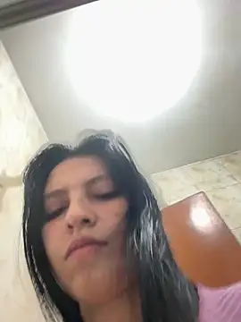 Snapshot of Miel_rousse chatting on June 6, 2026, 4:28 am Miel rousse online show from June 6, 2026, 4:28 am