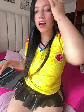 Snapshot of Miel_rousse chatting on June 28, 2026, 3:40 pm Miel rousse online show from June 28, 2026, 3:40 pm