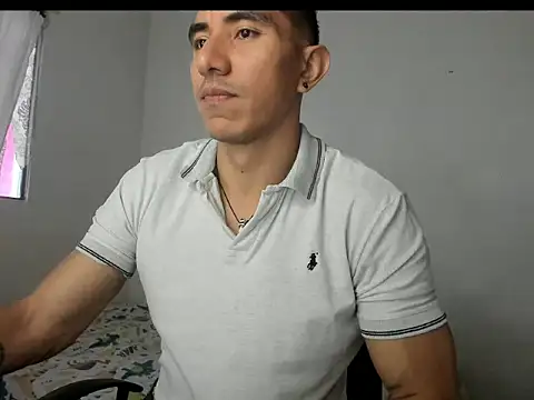 Snapshot of aquiles04 chatting on June 21, 2026, 1:57 pm aquiles04 online show from June 21, 2026, 1:57 pm
