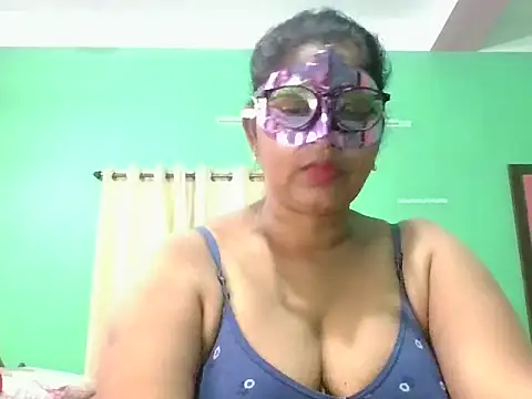 Snapshot of Kavya17 chatting on July 12, 2026, 6:21 pm Kavya17 online show from July 12, 2026, 6:21 pm