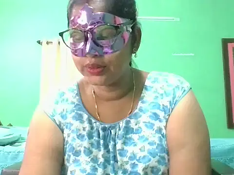 Snapshot of Kavya17 chatting on July 23, 2026, 2:31 am Kavya17 online show from July 23, 2026, 2:31 am